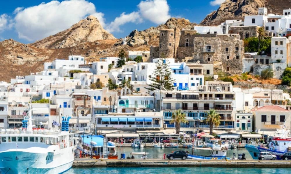 Κορονοϊός: Πρώτο κρούσμα στη Νάξο -Ελληνας γιατρός από Βρετανία, έφτασε μέσω Σερβίας